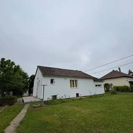 Maison Chaleureuse Avec Jardin