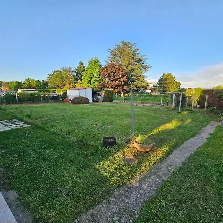 Maison Chaleureuse Avec Jardin Holiday home *