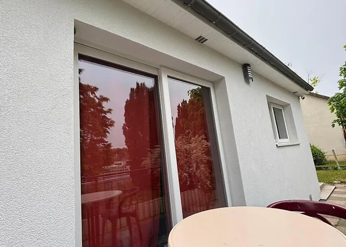 Holiday home Maison Chaleureuse Avec Jardin