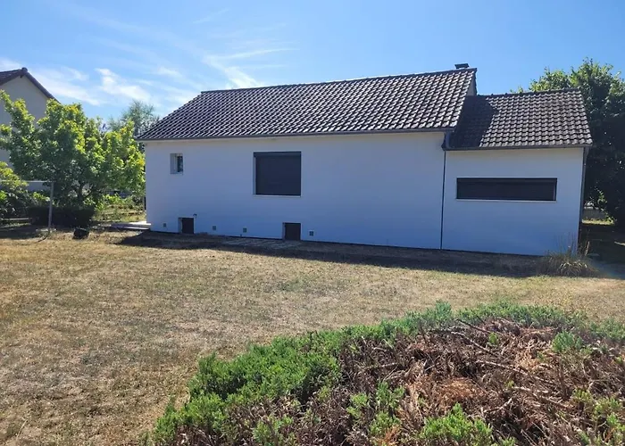 Maison Chaleureuse Avec Jardin Holiday home *